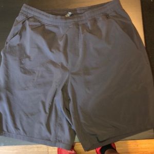 Men lulu lemon shorts size large black